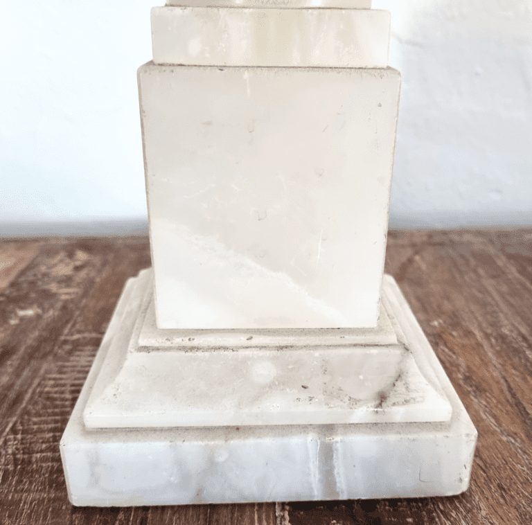 Alabaster Tischleuchte antik Frankreich 1890 Höhe: 60 cm ATELIER WINTER Detail Sockel